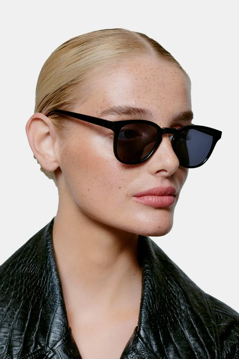 A Kjaerbede Bate Sunglasses (Black)