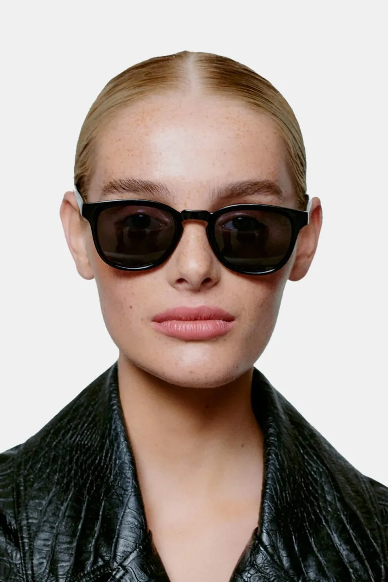 A Kjaerbede Bate Sunglasses (Black)