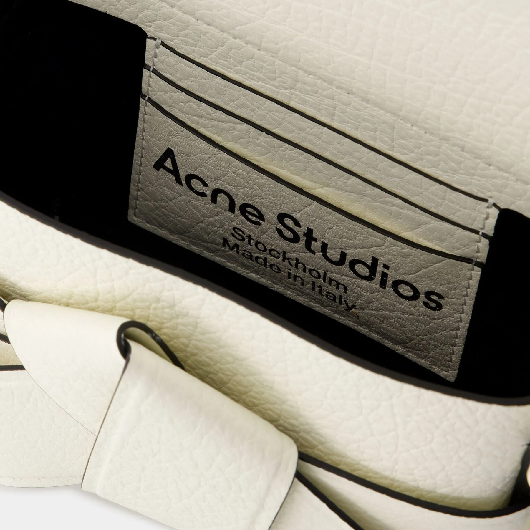 Acne Studios  Musubi Shoulder Bag - Acne Studios - Leather - White