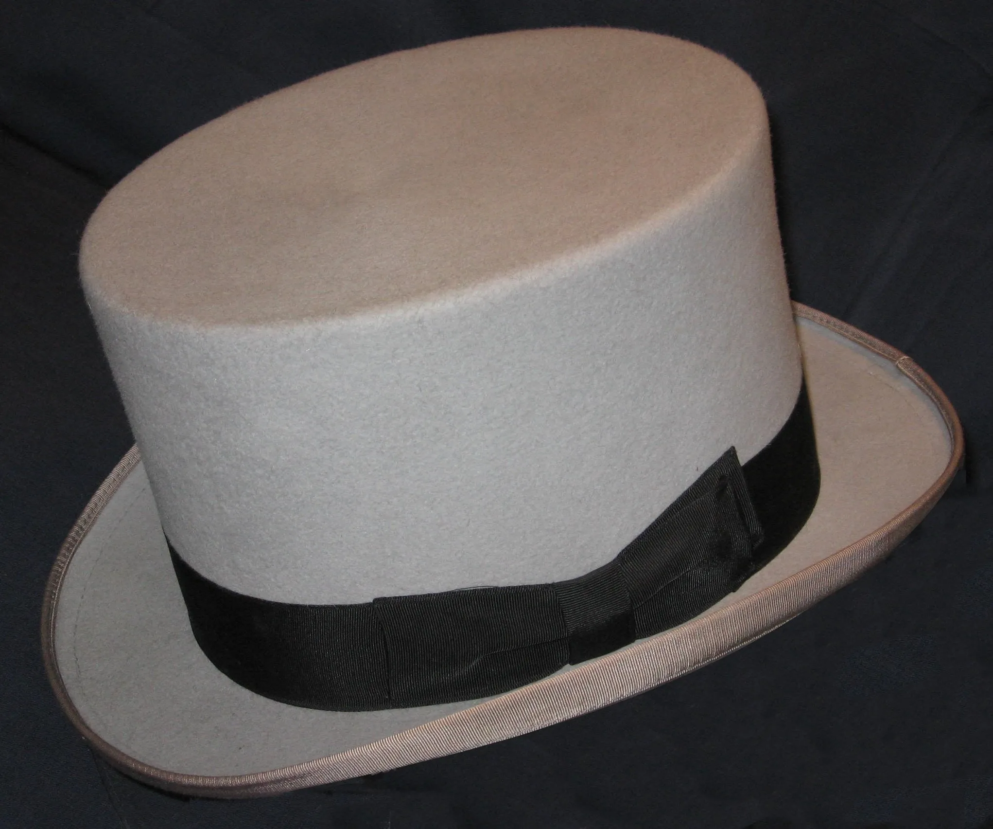 Action Top Hat