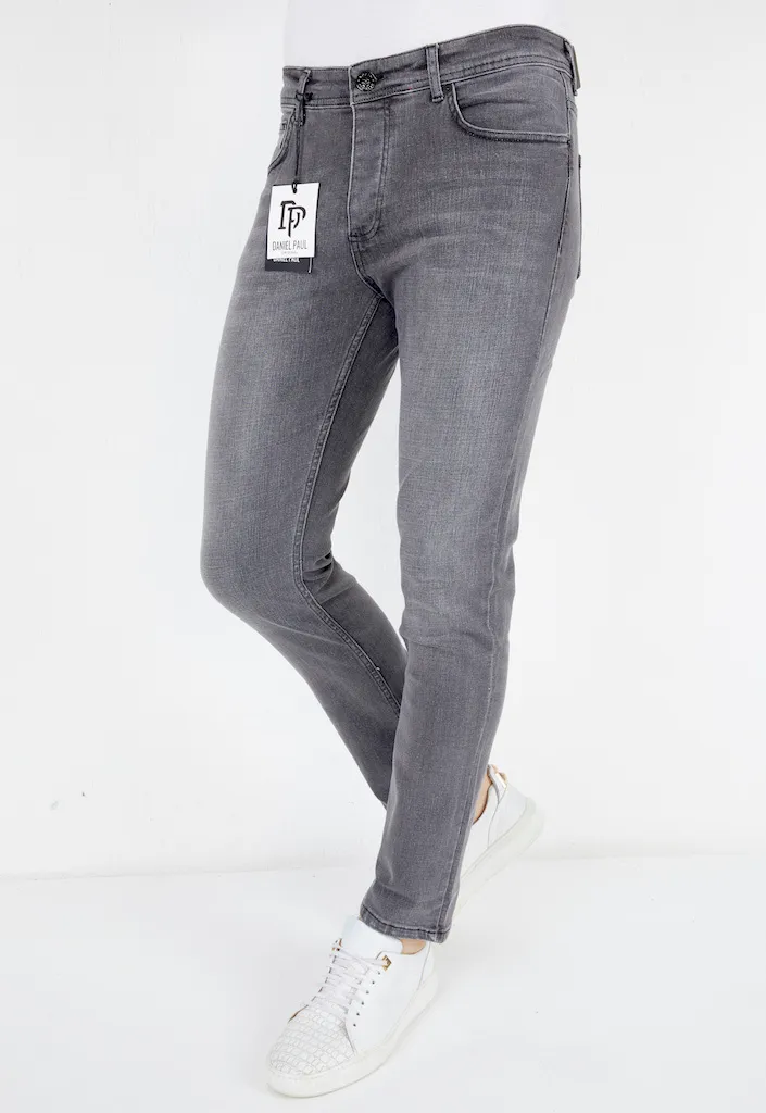 Men's Straight Fit Jeans | NEW |