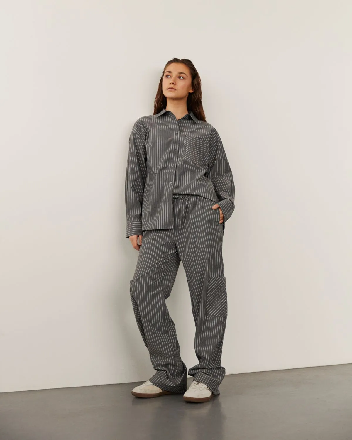 NOLASY TROUSERS - Grey Striped