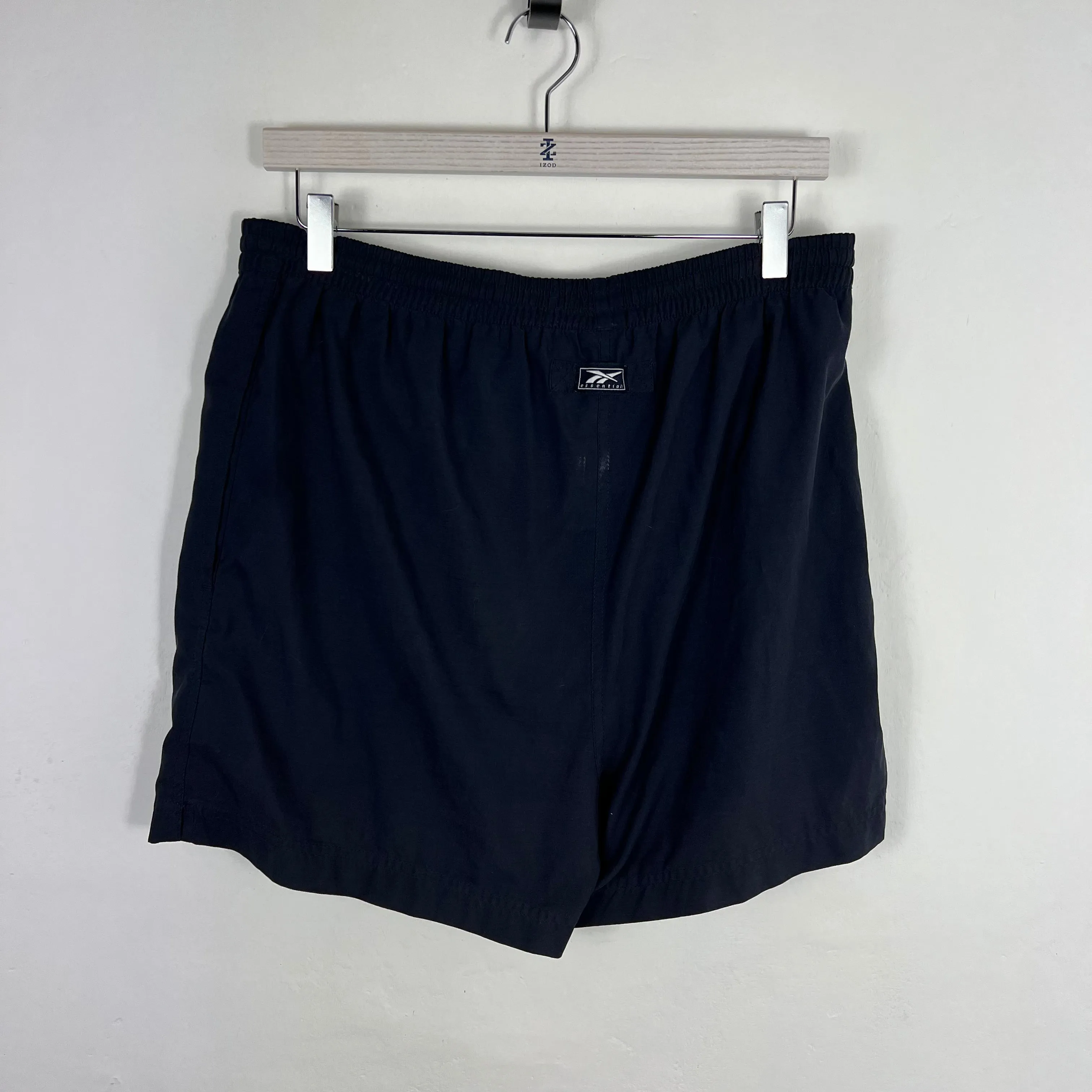 Reebok essential shorts medium